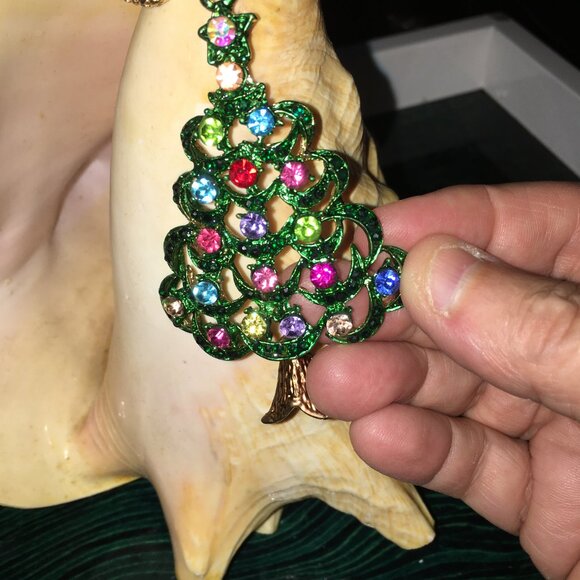 Christmas Tree Pendant Necklace = Gorgeous DR 6 - Picture 2 of 4